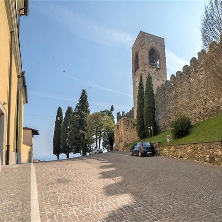 Gardappartamenti Castle Bell Moniga del Garda Bagian luar foto