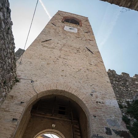 Gardappartamenti Castle Bell Moniga del Garda Bagian luar foto