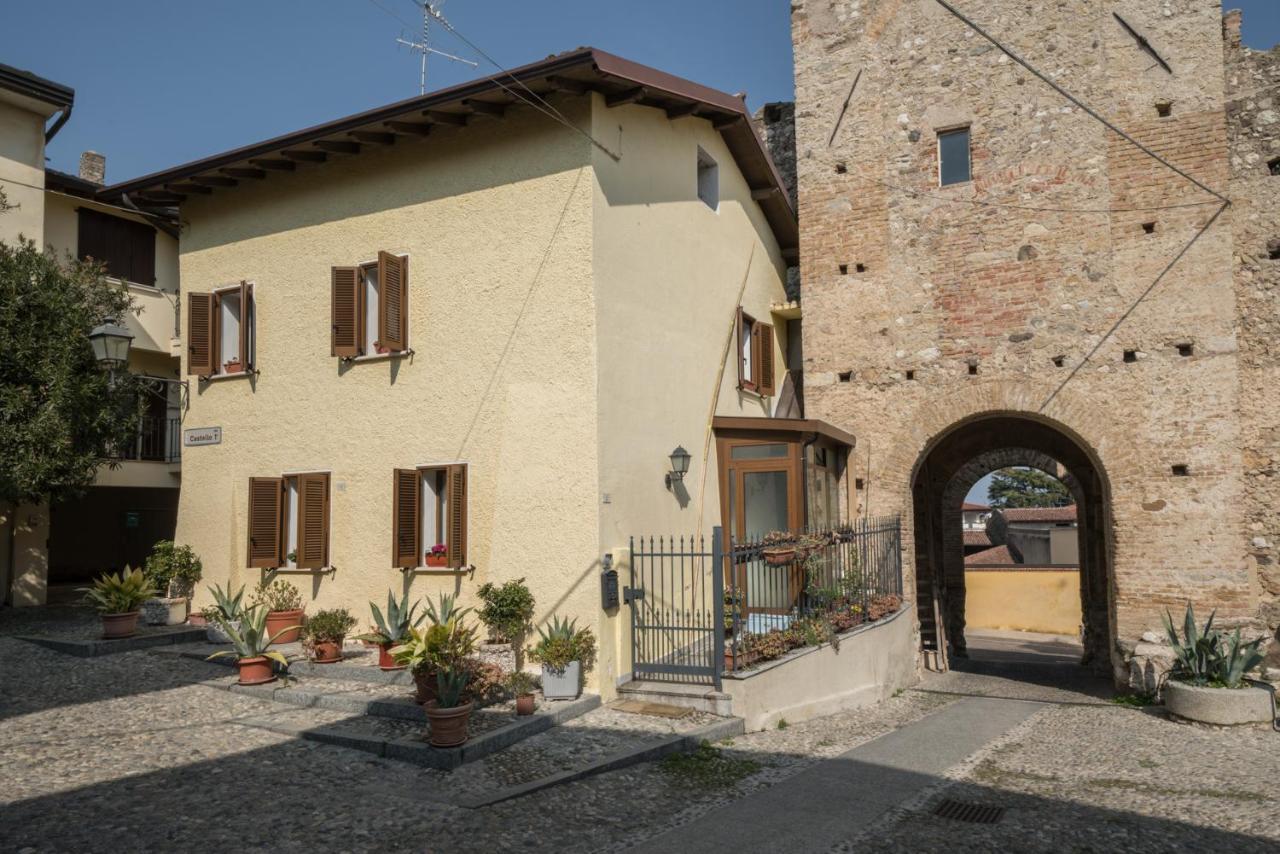 Gardappartamenti Castle Bell Moniga del Garda Bagian luar foto